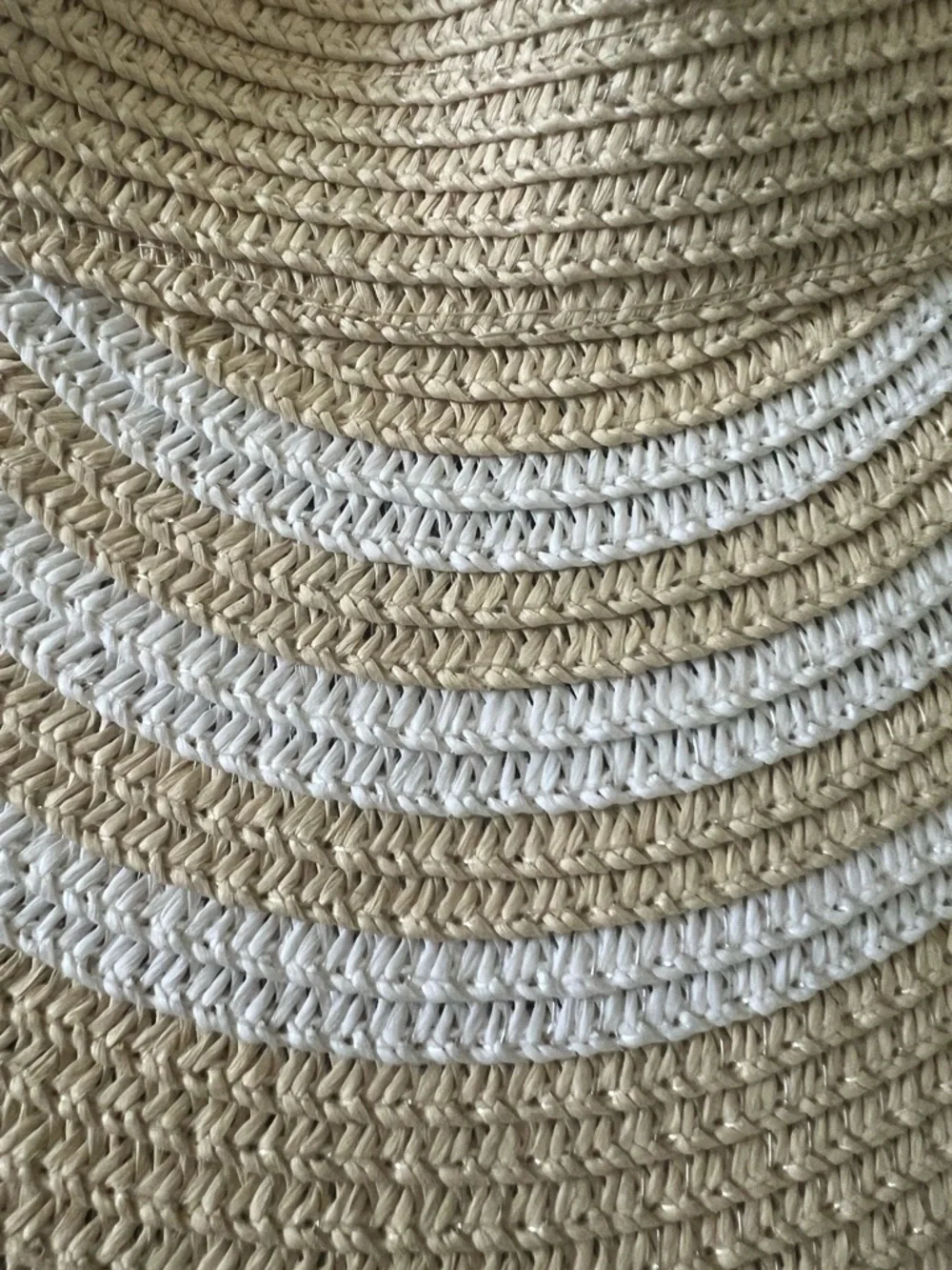 Anne Klein Natural Straw Visor with White Label - Picture 2 of 4